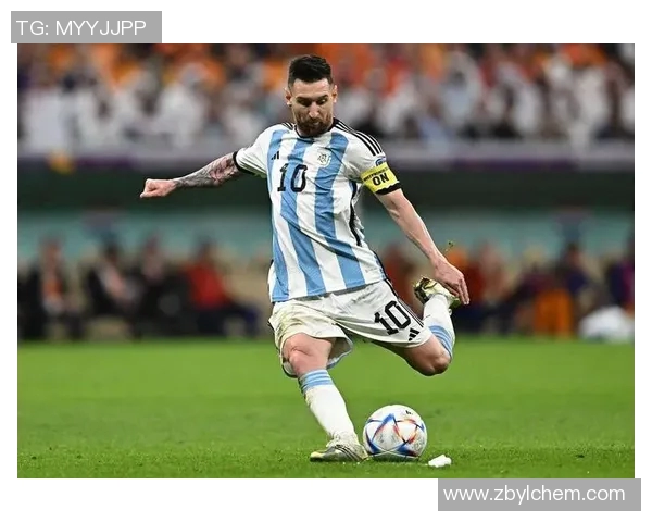 足球巨星成长轨迹对比解析不同年代球员成才之路